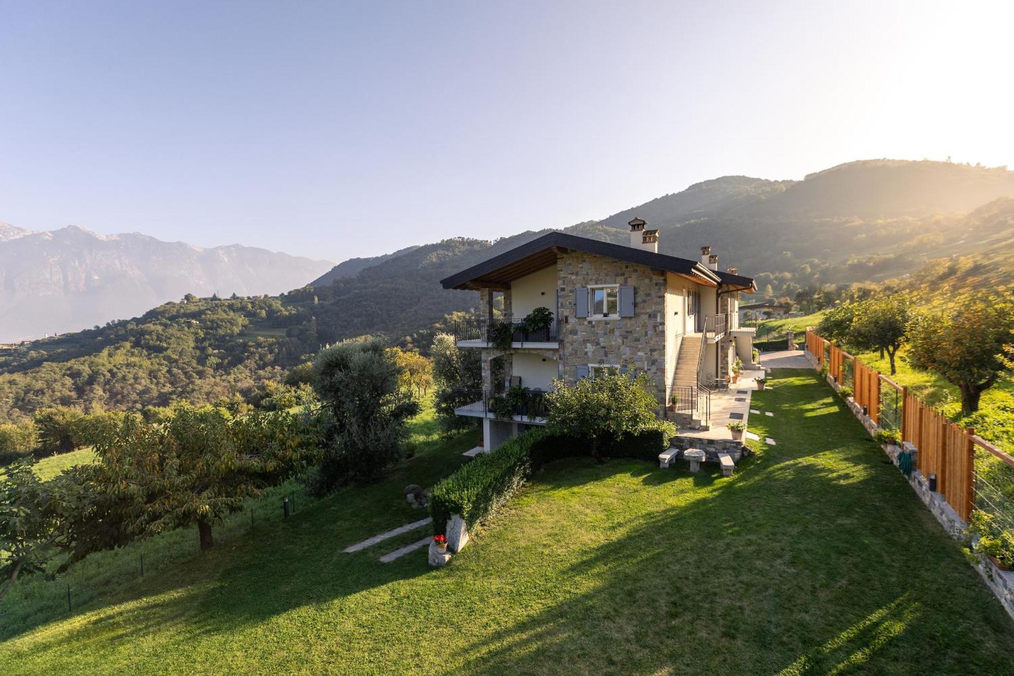 Mos Country House Tremosine Bagian luar foto