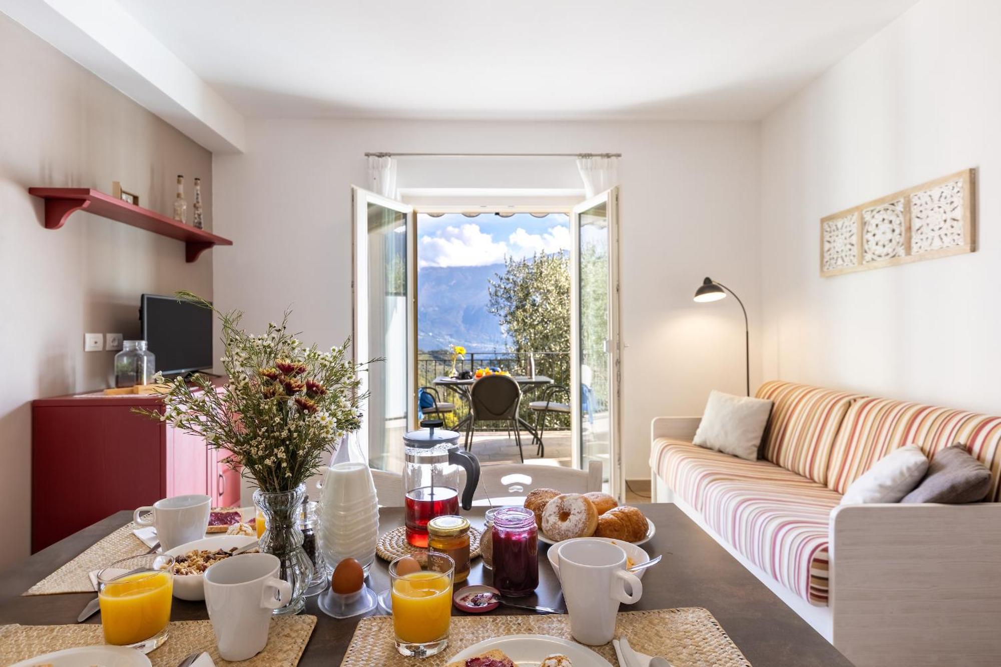Mos Country House Tremosine Bagian luar foto
