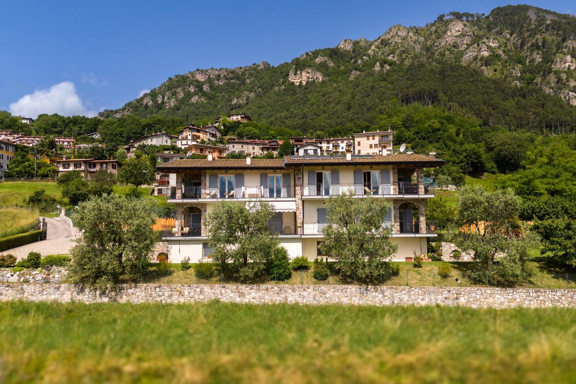 Mos Country House Tremosine Bagian luar foto