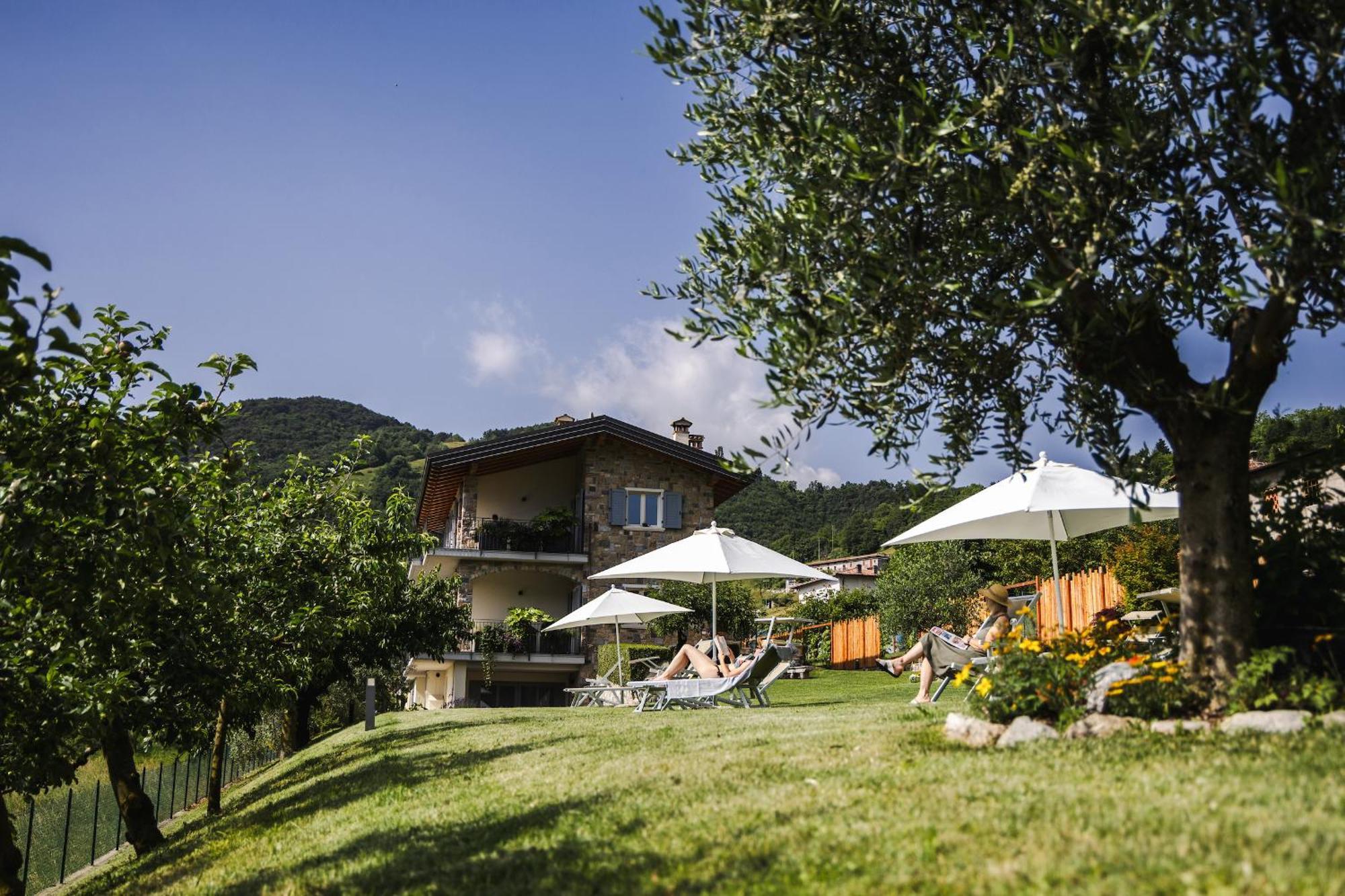 Mos Country House Tremosine Bagian luar foto